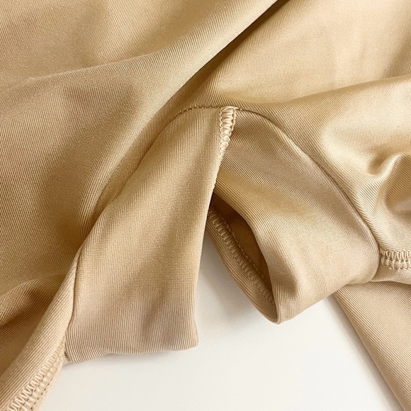 SPANX Simplicity Slimming OpenBust Mid-Thigh
Beige BodySuit Shapewear - Picture 11 of 12